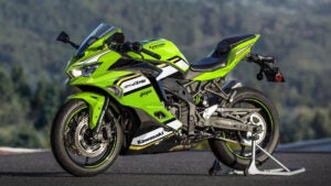 Kawasaki lança Ninja ZX-4RR no Brasil