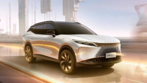 OMODA & JAECOO confirma chegada dos novos OMODA E5 HEV e OMODA 7 SHS no último tri de 2025