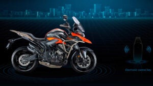 Moto Zontes T350 chega ao Brasil e promete 35 km/l