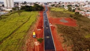 Obra do novo viário no Parque Gabriel avança com serviço de pré-pavimentação