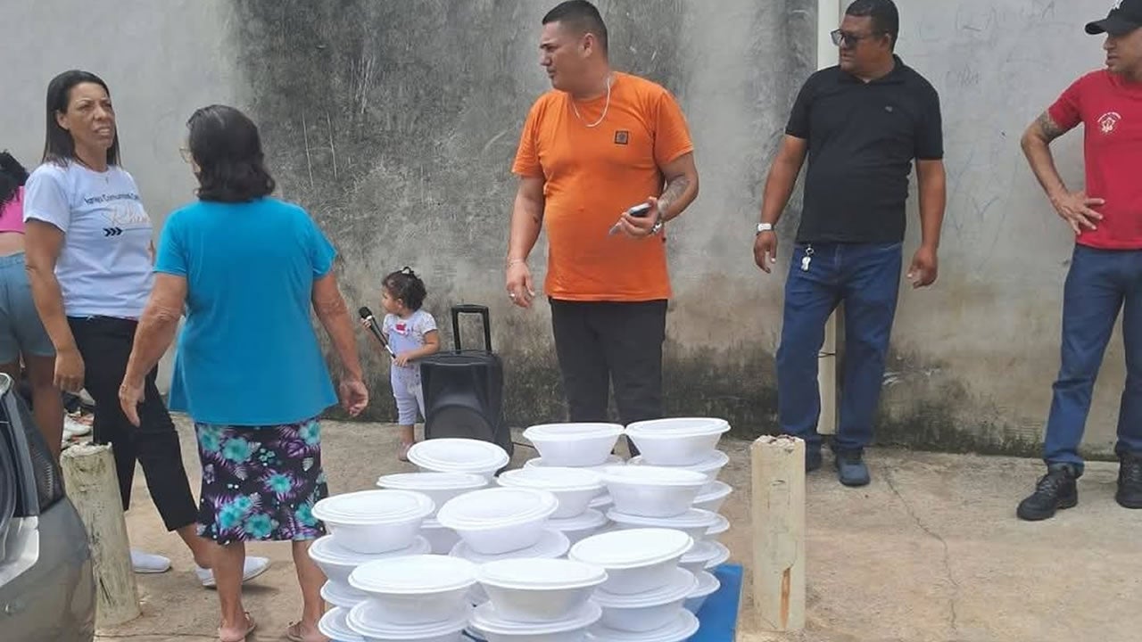 Entrega de marmitas mobiliza moradores em Hortolândia