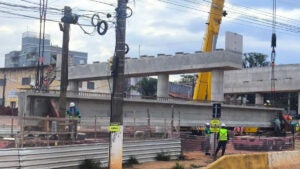 Obras do viaduto da Vila Real avançam com instalação das primeiras vigas em Hortolândia