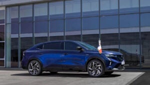 Carro presidencial francês tem blindagem especial e acabamento de luxo