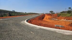 Nova via no Jardim Amanda avança com obras de drenagem e aterro em Hortolândia