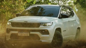 Jeep Compass 2026 chega com preços reduzidos e mais tecnologia