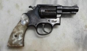 Polícia prende suspeitos de roubo de veículo após perseguição na Rodovia Dom Pedro I