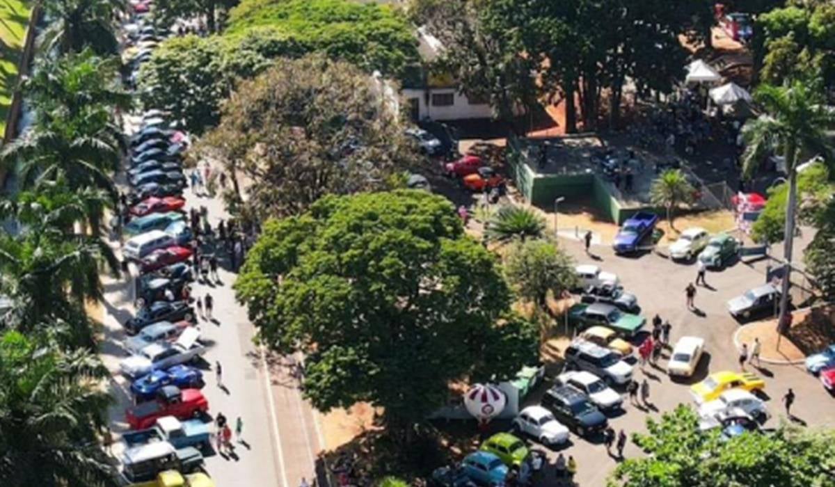 8º Encontro de Carros Antigos