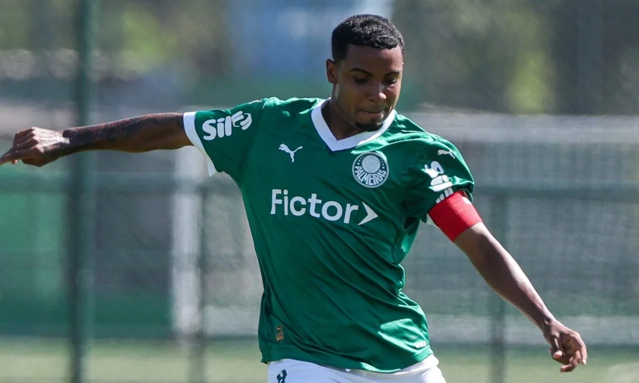 Palmeiras renova contrato com promessa convocada para Seleção Brasileira
