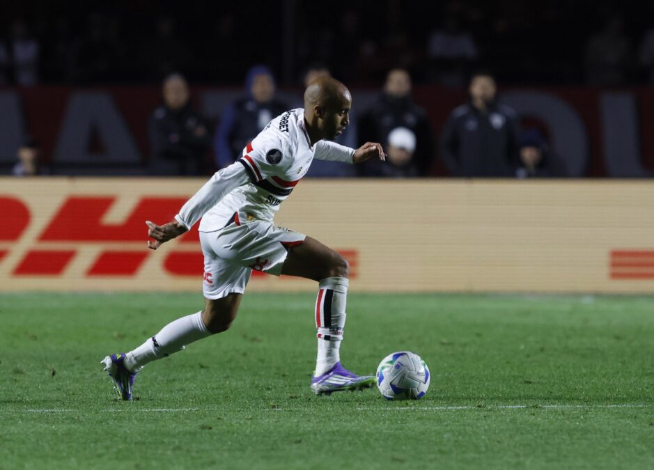 Lucas Moura pede apoio da torcida após eliminação