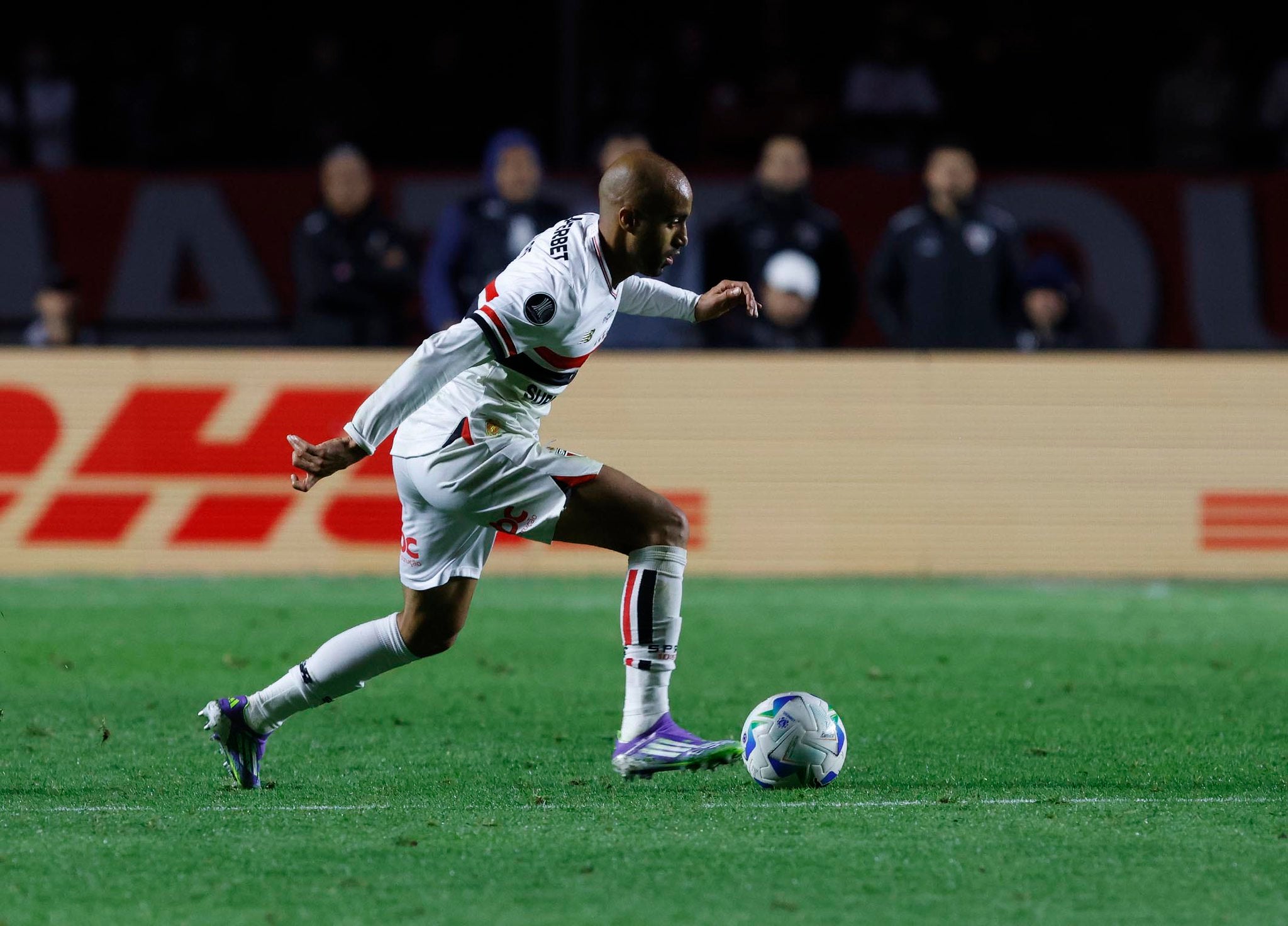 Lucas Moura pede apoio da torcida após eliminação