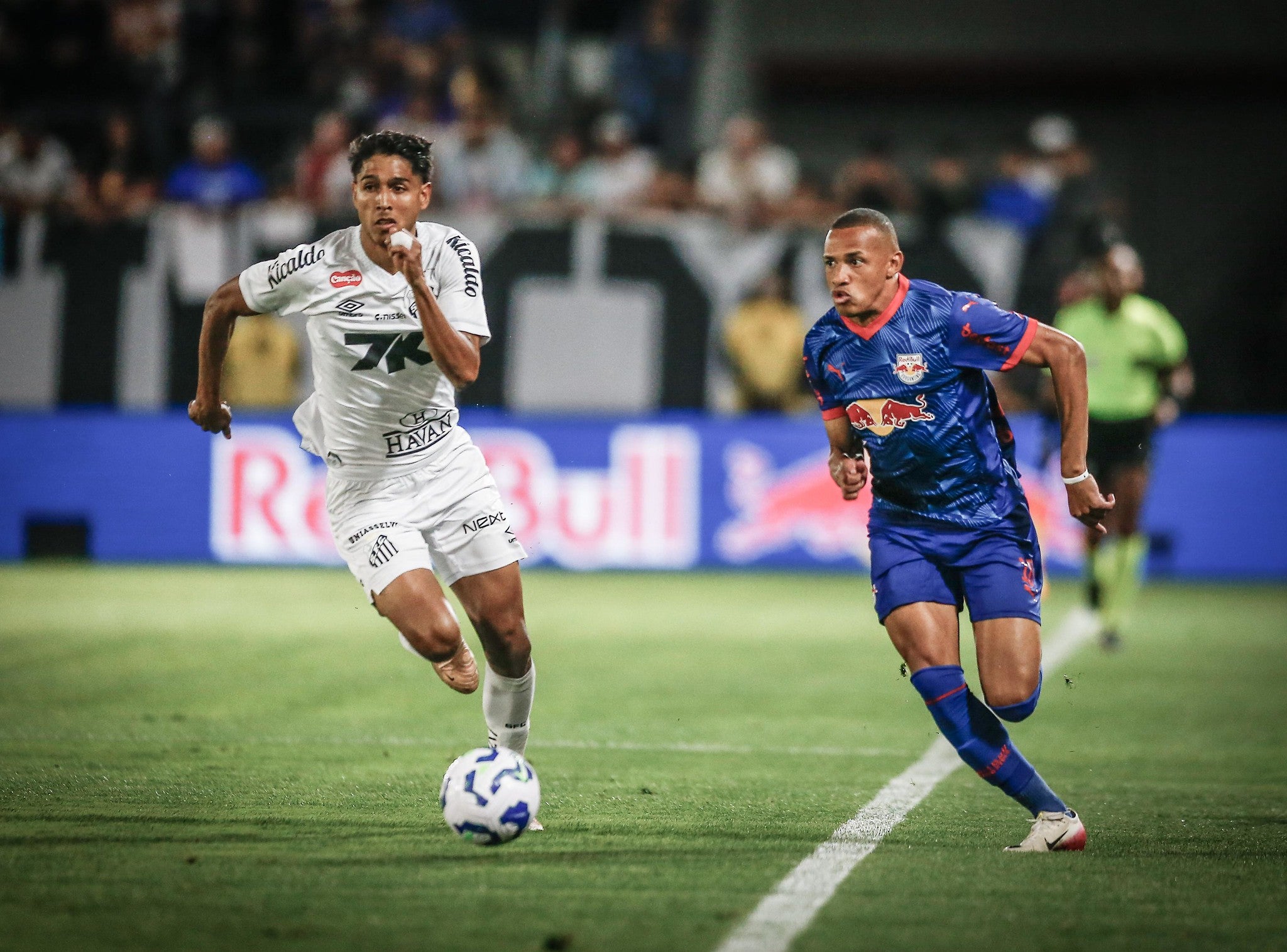 Santos vira sobre Bragantino, mas cede empate