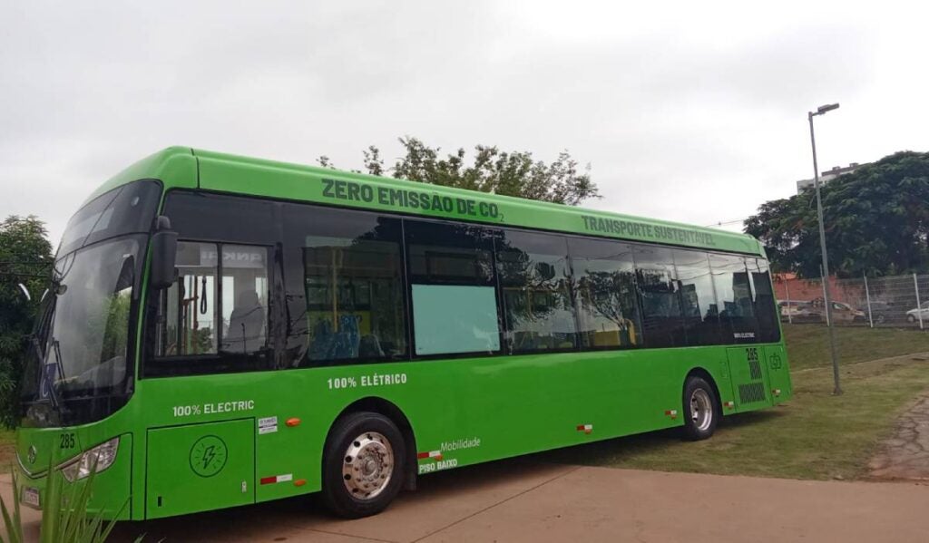 frota de ônibus elétricos