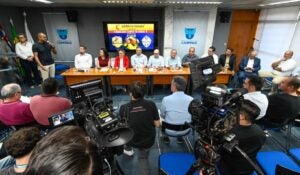 Ex-jogador Amoroso fará partida festiva com entrada gratuita