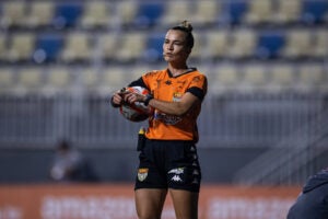 Atletas do Corinthians se irritam com arbitragem: “Mal intencionada”