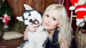 Por que os cães são tão fiéis aos seres humanos?