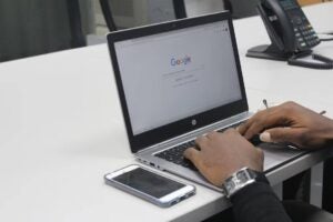 Google lança no Brasil busca com respostas diretas de IA; entenda o “Modo IA”