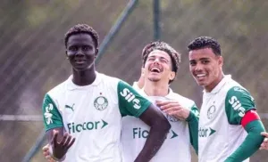 Palmeiras: Zagueiro da base interessa a gigante ingles