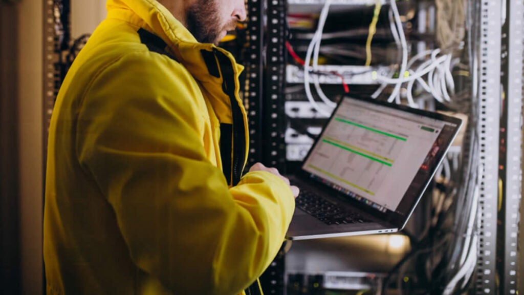 curso gratuito de Instalação e Reparo de Fibra Óptica em parceria com SENAI