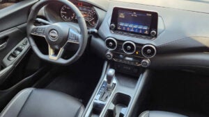 Nissan Sentra 2026: avaliação do sedã que busca equilíbrio entre tecnologia, conforto e segurança