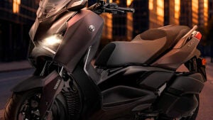 Nova Yamaha XMAX 300 Connected chega ao Brasil custando 38 mil