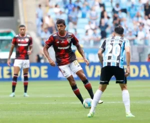 Luiz Gustavo mira retomada no São Paulo e pode ganhar chance contra o Grêmio