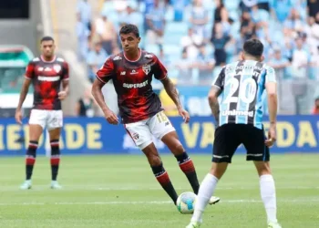Luiz Gustavo mira retomada no São Paulo e pode ganhar chance contra o Grêmio