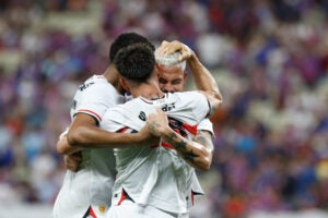 Luciano encerra jejum e pode repetir feito de Rogério Ceni