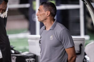 Santos: Vojvoda busca primeira vitória exceto clássicos