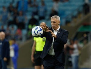 Hernán Crespo vê “Coisas inacreditáveis” no São Paulo