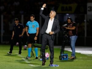 Crespo cobra autocrítica do São Paulo