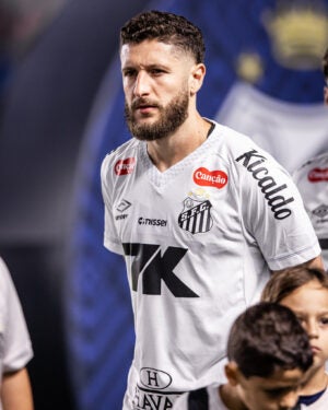 Santos perde Zé Rafael por suspensão