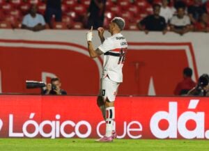 Luciano se torna artilheiro do São Paulo em 2025