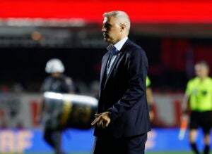 Crespo tem 12 desfalques no São Paulo para enfrentar o Corinthians