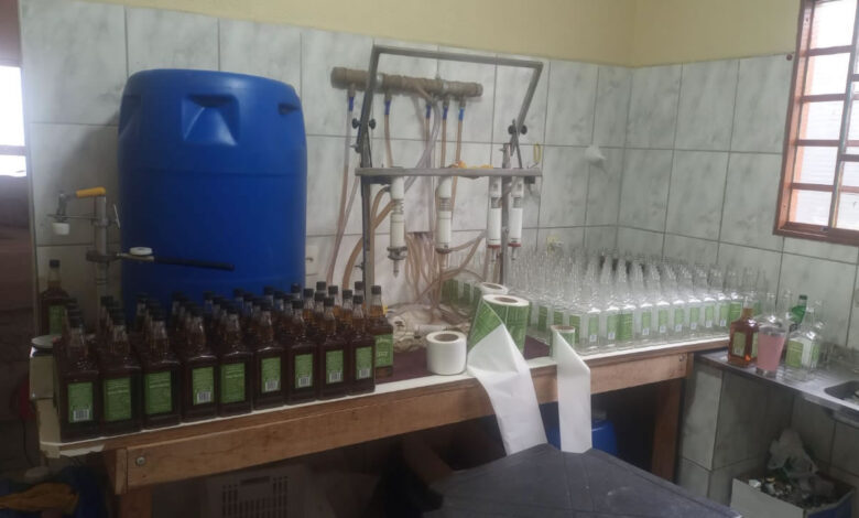 Bebidas adulteradas Polícia Militar descobre fábrica clandestina em Hortolândia