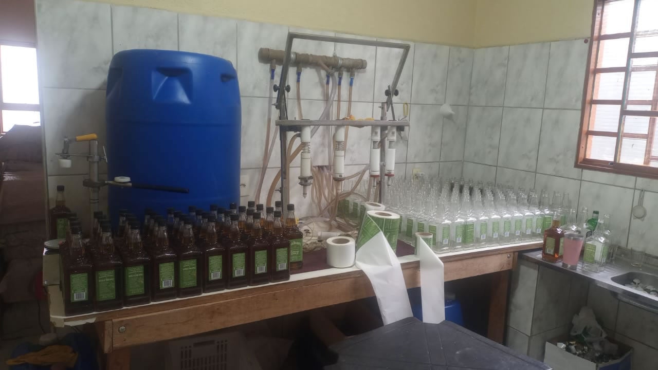 Bebidas adulteradas Polícia Militar descobre fábrica clandestina em Hortolândia