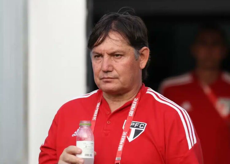 Bastidores do São Paulo têm turbulência após caso Gustavo Santana