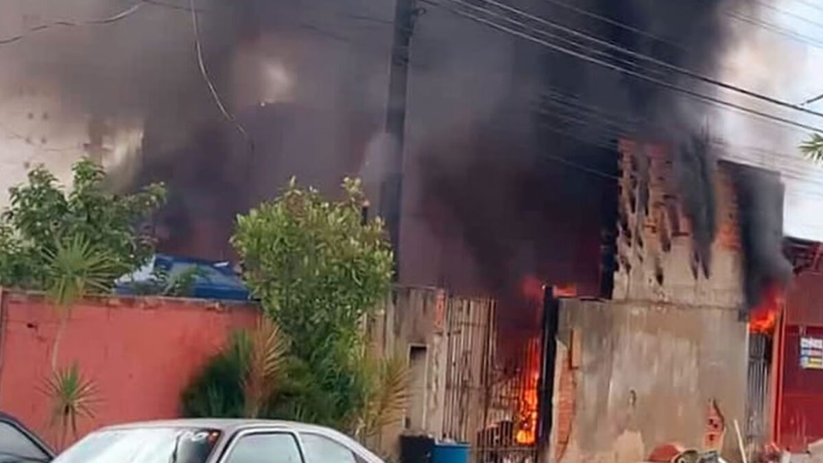 Incêndio em Hortolândia moradores escapam de casa em chamas no Jardim Santa Clara