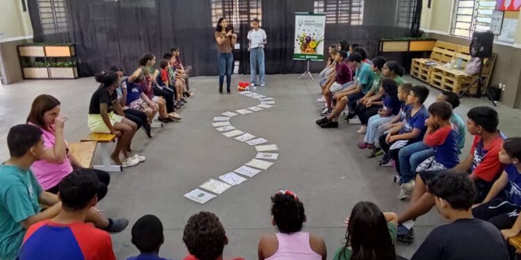 alimentação saudável com jogo educativo