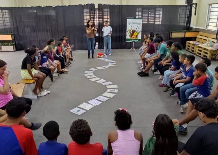 alimentação saudável com jogo educativo