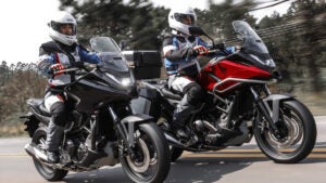 Nova Honda NC750X 2026 chega ao Brasil com design renovado, painel TFT e câmbio DCT aprimorado