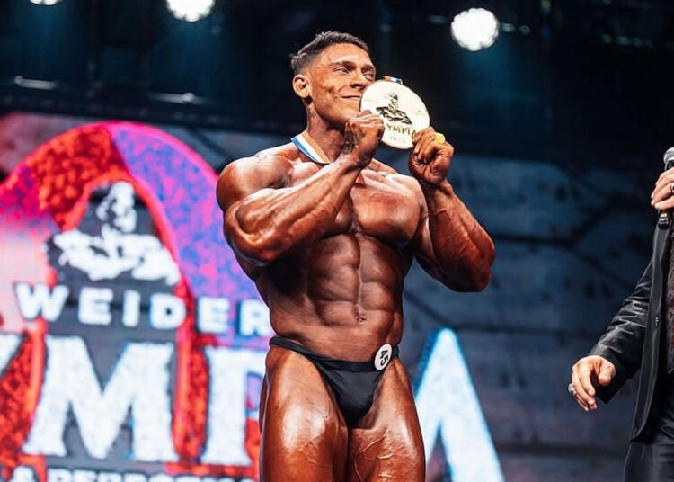 Ramon Dino é campeão do Mr Olympia