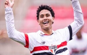 Ângelo, vendido por R$ 32 milhões, é destaque em lista mundial das maiores promessas de 2008