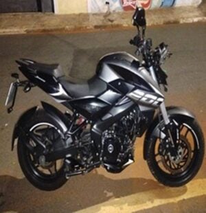 Adolescentes são flagrados com motocicleta roubada em Hortolândia