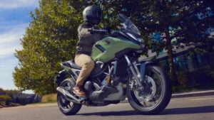 Honda lança nova NC750X 2026 no Brasil com design renovado, tecnologia e mais conforto