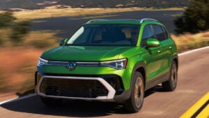 Novo Taos 2026 é revelado pela VW com visual renovado