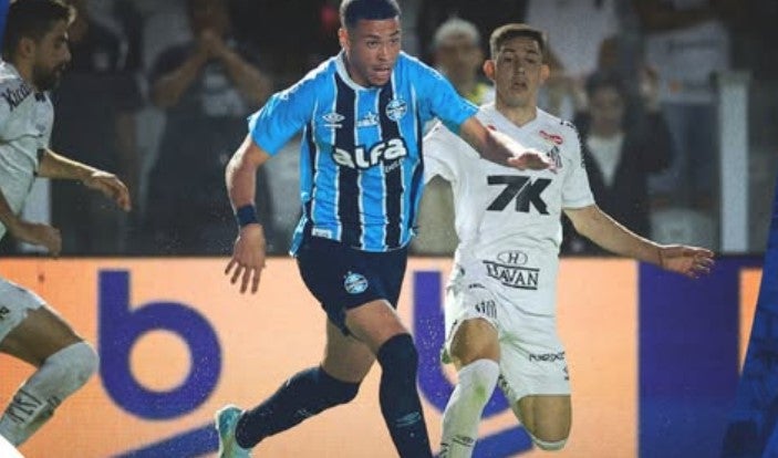 Santos perde chances, mas busca empate contra o Grêmio