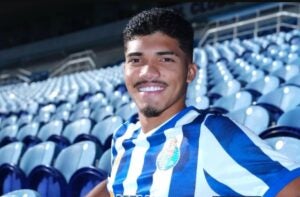 Torcedores do Porto comemoram valor pago em William Gomes