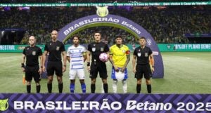 Torcedor do Palmeiras que arremessou garrafa tem punição divulgada