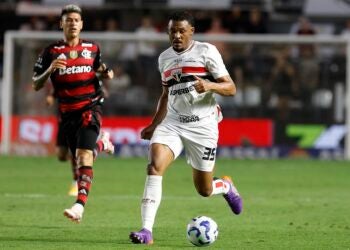 Empate amargo: São Paulo e Flamengo tropeçam e saem sem grandes ganhos na Vila Belmiro