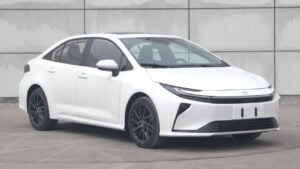 Novo Toyota Corolla 2027 terá design renovado e mais tecnologia